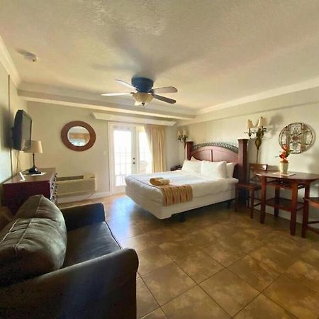 Beso Del Sol Resort Dunedin Esterno foto