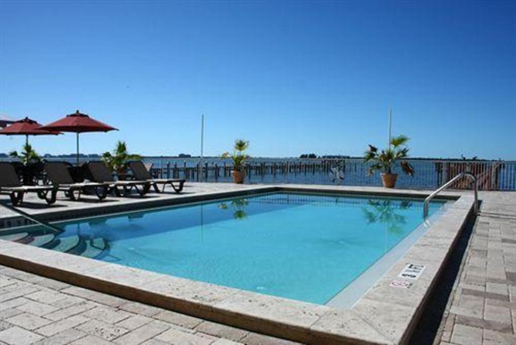 Beso Del Sol Resort Dunedin Esterno foto