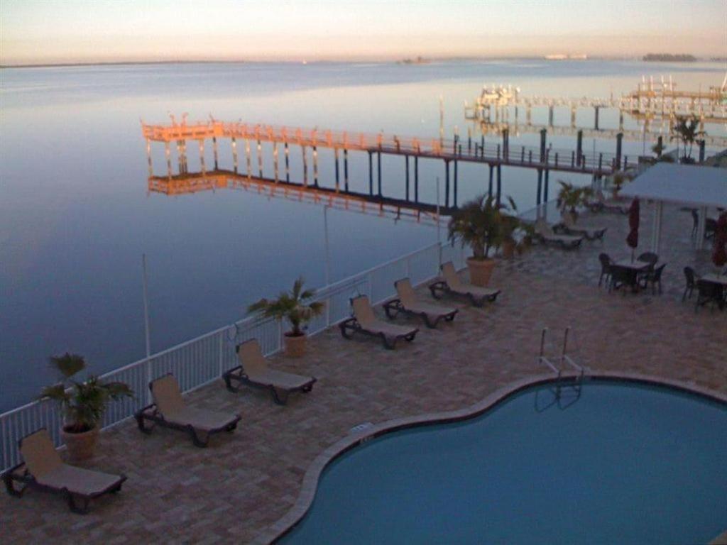 Beso Del Sol Resort Dunedin Esterno foto