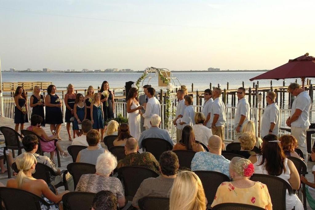Beso Del Sol Resort Dunedin Esterno foto