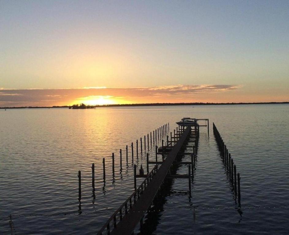 Beso Del Sol Resort Dunedin Esterno foto