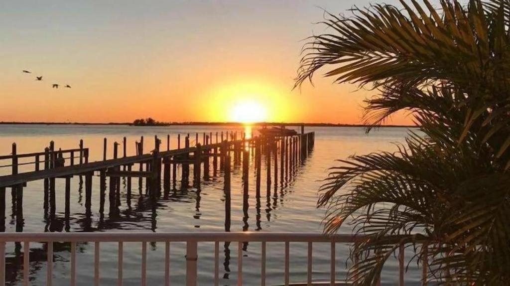 Beso Del Sol Resort Dunedin Esterno foto