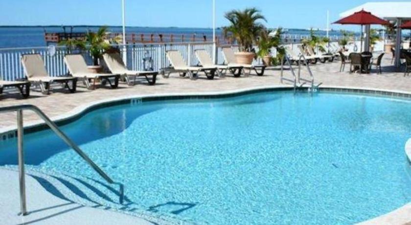 Beso Del Sol Resort Dunedin Esterno foto