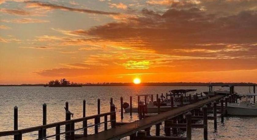 Beso Del Sol Resort Dunedin Esterno foto